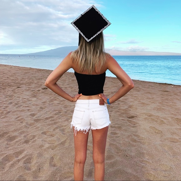 Meet your Posher, Nicole - Picture 2 of 4